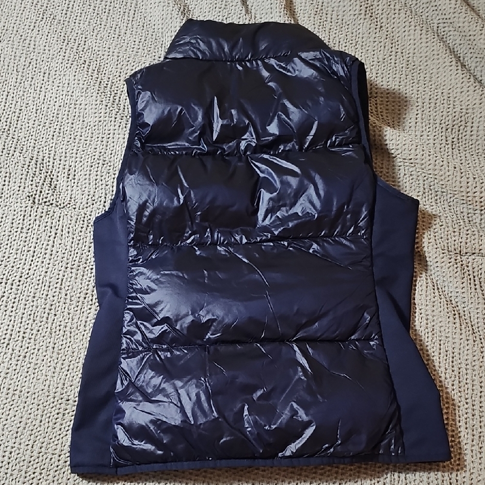 Fabletics Elliot Packable Women's Puffer Vest – Deep Navy (Large) - Picture 3 of 15